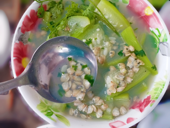 Đậm đà canh hến